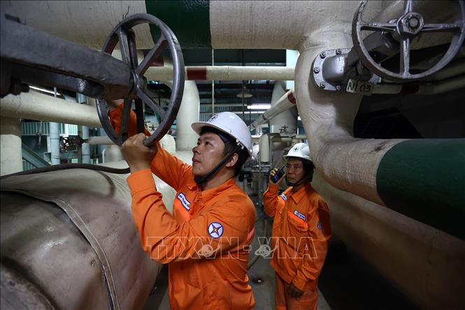Nhà máy thường xuyên được kiểm tra, để kịp thời khắc phục các khiếm khuyết từ đó nâng cao độ tin cậy, khả dụng các tổ máy. Ảnh: Huy Hùng - TTXVN
