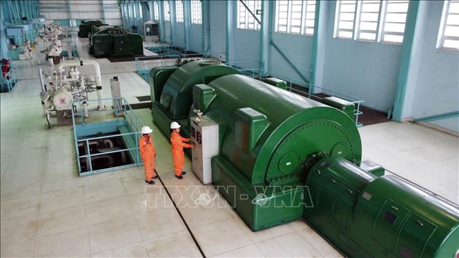 Khu gian máy của nhà máy Nhiệt điện Thủ Đức. Ảnh: Huy Hùng - TTXVN
