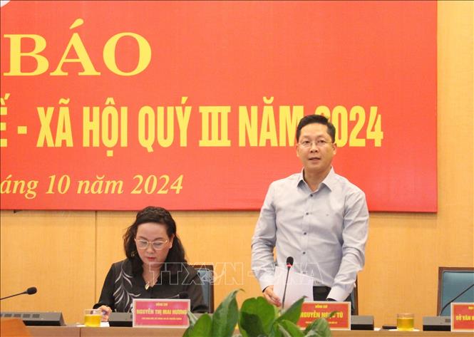 Phó Giám đốc Sở Kế hoạch và Đầu tư Hà Nội Nguyễn Ngọc Tú thông tin tại buổi họp báo. Ảnh: Nguyễn Thắng - TTXVN
