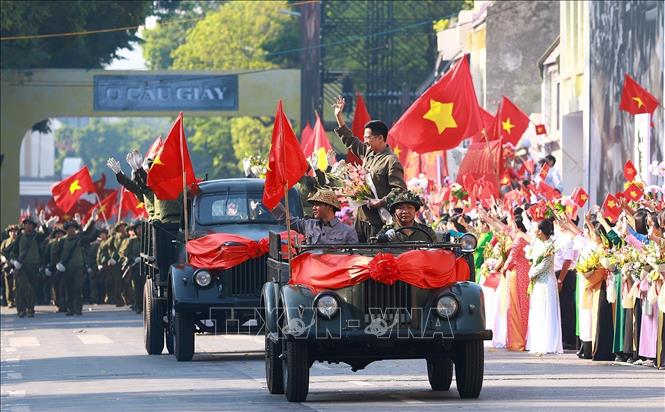 Màn thực cảnh tái hiện lịch sử “Ngày về chiến thắng”. Ảnh: Dương Giang-TTXVN