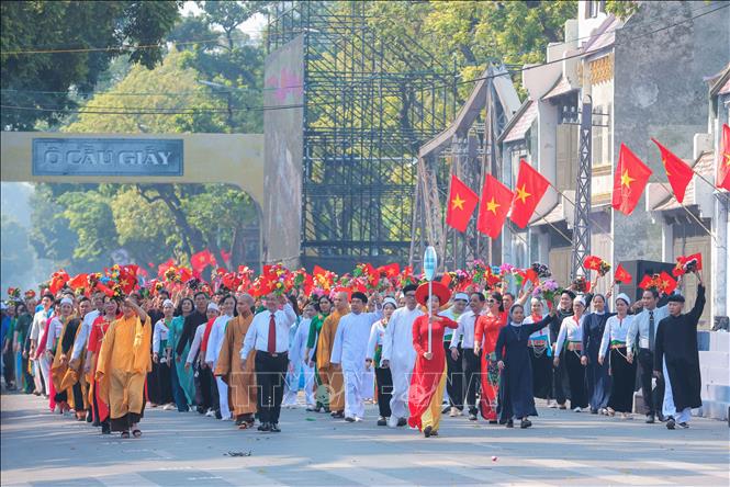 Đoàn Mặt trận Tổ quốc Việt Nam thành phố Hà Nội diễu hành trong phần 