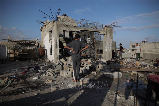 Cảnh đổ nát do xung đột Hamas-Israel tại trại tị nạn al-Nuseirat, Dải Gaza. Ảnh: THX/TTXVN