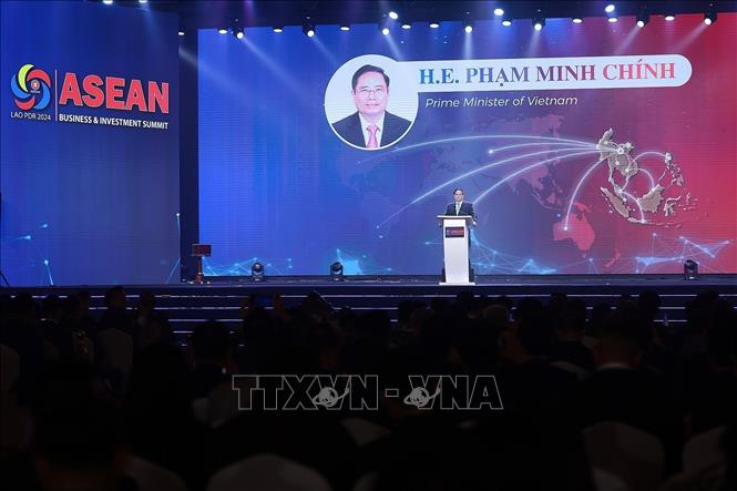 Prime Minister Pham Minh Chinh speaks at the ASEAN Business and Investment Summit. VNA Photo: Dương Giang