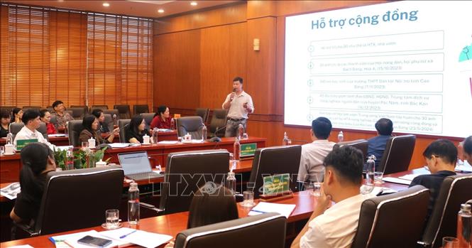 Chuyên gia Làng Design Thinking-Techfest Việt Nam chia sẻ. Ảnh: Chu Hiệu-TTXVN.