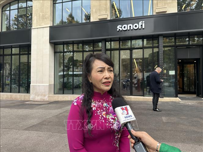 Nguyen Thi Kim Tien, former Vietnamese Minister of Health and Honorary President of the Vietnam - France Friendship and Cooperation Association grants an interview to Vietnam News Agency’s reporter. VNA Photo: Ngọc Hiệp