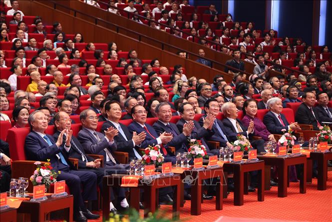 Lãnh đạo Đảng, Nhà nước và đại biểu tham dự buổi lễ. Ảnh: Văn Điệp - TTXVN