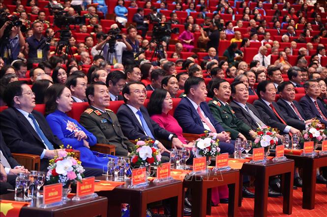 Lãnh đạo Đảng, Nhà nước và đại biểu tham dự buổi lễ. Ảnh: Văn Điệp - TTXVN