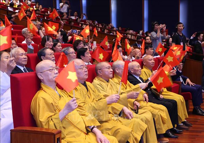 Các đại biểu dự Lễ kỷ niệm 70 năm Ngày Giải phóng Thủ đô. Ảnh: Văn Điệp - TTXVN