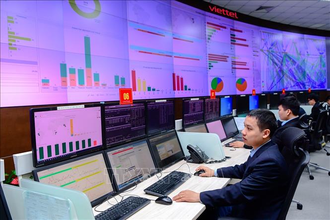 Không chỉ đóng góp khoảng 40% hạ tầng di động 4G ở Việt Nam, Viettel đầu tư và khai thác cáp quang biển, đóng góp trên 50% dung lượng quốc tế của Việt Nam khi tuyến ADC (Asia Direct Cable) đi vào hoạt động đầu năm 2025. Ảnh: TTXVN phát