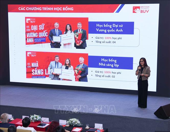 Quỹ học bổng BUV năm 2025 với trị giá 150 tỷ đồng, tăng gần 75% so với cùng kỳ, với nhiều chương trình học bổng mở rộng nhằm mang đến cơ hội cho ngày càng nhiều các bạn trẻ xuất sắc trên cả nước, bất kể nền tảng gia đình và xã hội. Ảnh: Thanh Tùng - TTXVN