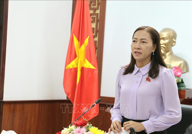 Phó Trưởng đoàn chuyên trách Đại biểu Quốc hội tỉnh Bến Tre Nguyễn Thị Yến Nhi tiếp thu ý kiến tại hội nghị. Ảnh: Chương Đài - TTXVN 