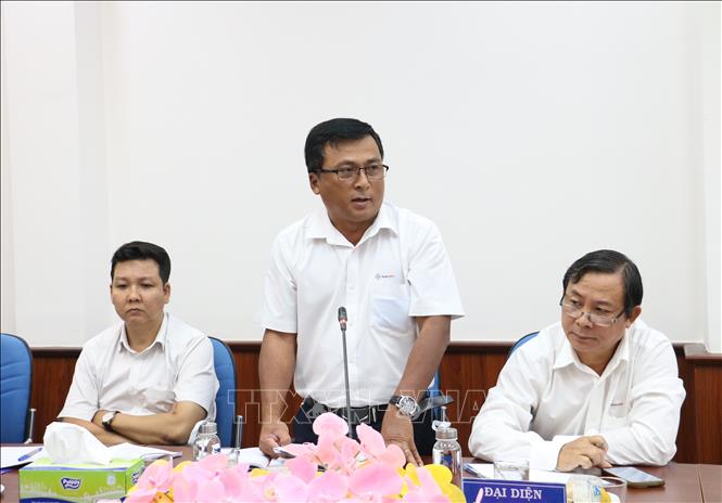 Đại diện Công ty truyền tải điện Miền Tây 2 đóng góp ý kiến Dự thảo Luật Điện lực (sửa đổi). Ảnh: Chương Đài - TTXVN 