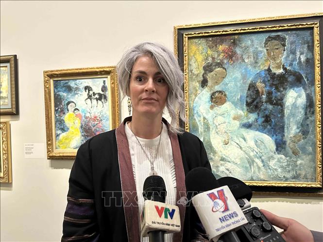 Anne Fort, manager of Vietnamese art heritage, says that the exhibition is an opportunity to introduce the life, careers, and styles of these artists to art lovers in France. VNA Photo: Ngọc Hiệp