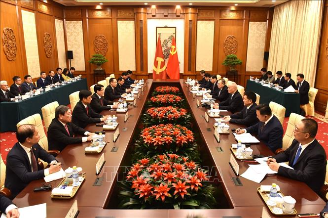 Chiều 11/10, Đoàn công tác Đảng Cộng sản Việt Nam hội đàm với đoàn đại biểu Đảng Cộng sản Trung Quốc do đồng chí Thái Kỳ – Ủy viên Thường vụ Bộ Chính trị, Bí thư Ban Bí thư Đảng Cộng sản Trung Quốc dẫn đầu. Ảnh: Thành Dương – Pv TTXVN tại Trung Quốc.