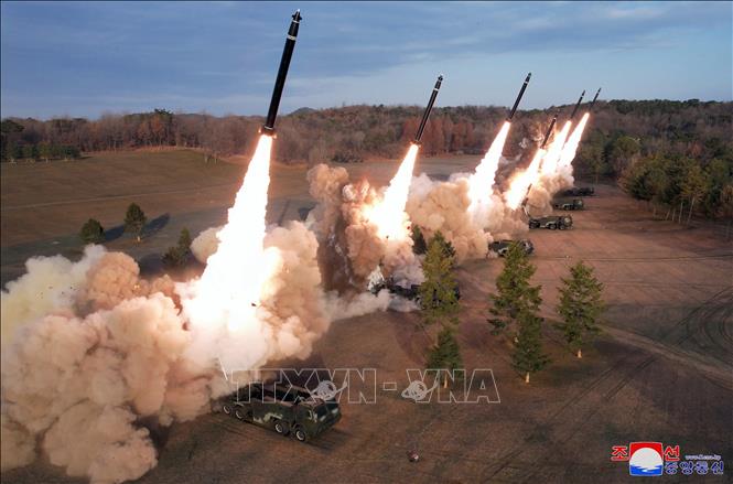 Cuộc tập trận của lực lượng pháo binh Triều Tiên. Ảnh: Yonhap/TTXVN