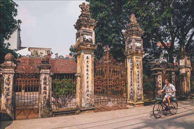 Đình làng Cự Đà (Đình Vật) là địa điểm nổi tiếng với vẻ đẹp cổ kính, bình dị. Ảnh: Vân Chi/TTXVN phát

