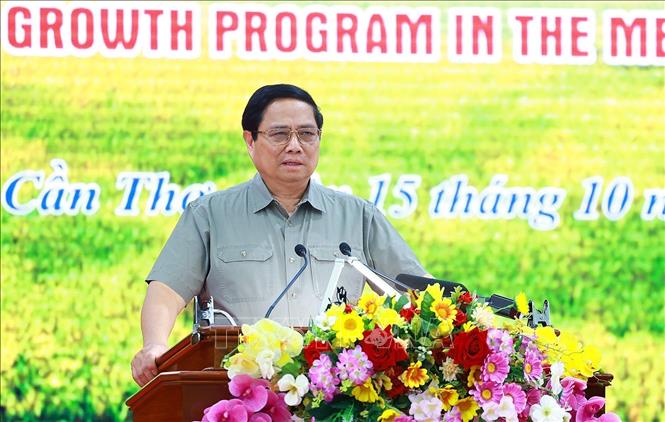 Prime Minister Pham Minh Chinh speaks at the conference. VNA Photo: Dương Giang