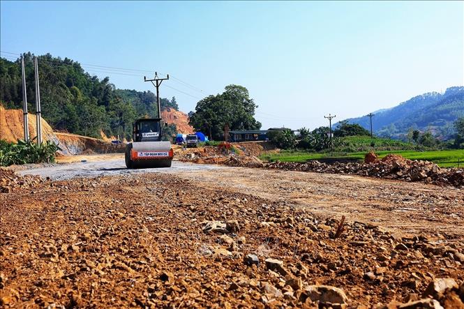 Công tác giải phóng mặt bằng vẫn còn gặp nhiều khó khăn. Ảnh: Tuấn Anh - TTXVN