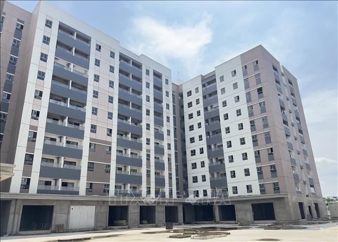Tòa chung cư T4 thuộc dự án nhà ở xã hội Golden City, phường Mỹ Hoà, thành phố Long Xuyên, tỉnh An Giang dự kiến sẽ bàn giao cuối năm 2024. Ảnh: Thanh Sang - TTXVN