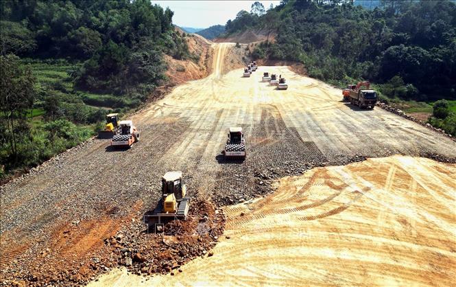 Đây cũng là dự án cuối cùng của tuyến đường bộ cao tốc Bắc Nam phía đông, kết nối 2 tỉnh Lạng Sơn, Cao Bằng với Hà Nội. Ảnh: Tuấn Anh - TTXVN