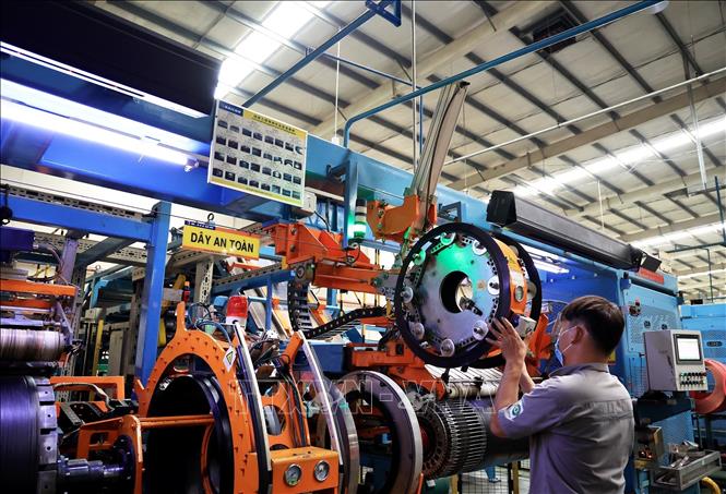 Car tyre manufacturing at the Sailun Co. Ltd at the Phuoc Dong IP in the southern province of Tay Ninh. VNA Photo