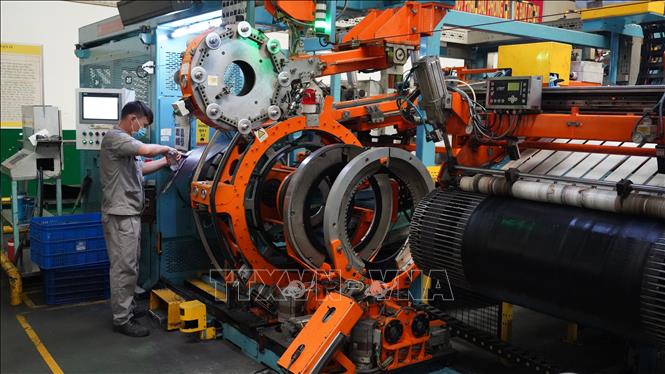 Car tyre manufacturing at the Sailun Co. Ltd at the Phuoc Dong IP in the southern province of Tay Ninh. VNA Photo