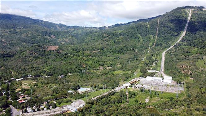 Với cột áp 800m, thủy điện Đa Nhim được đánh giá là một trong những công trình thủy điện hiệu quả nhất nước ta với suất tiêu hao chỉ 0,56 m3/kWh. Ảnh: Huy Hùng – TTXVN