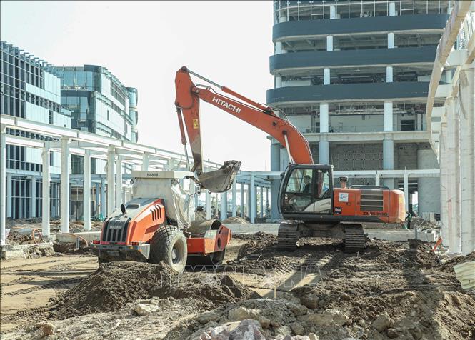 Các công tác xây dựng đang được tiến hành khẩn trương, phấn đấu đưa công trình vào sử dụng đúng thời hạn vào năm 2025. Ảnh: Hoàng Hiếu - TTXVN