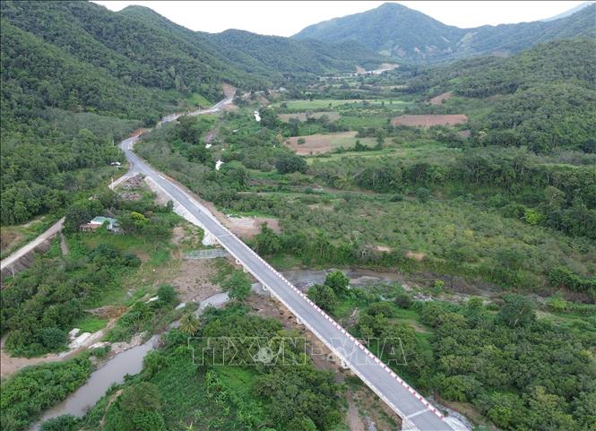 Dự án thành phần 1 nối từ thị trấn Tân Sơn đến xã Ma Nới (huyện Ninh Sơn, tỉnh Ninh Thuận) có chiều dài 22,3km đã hoàn thành và đưa vào khai thác từ cuối năm 2023. Ảnh: Nguyễn Thành – TTXVN