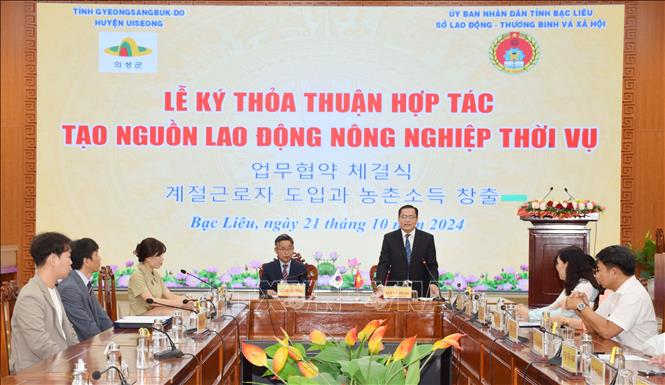 Phó Chủ tịch UBND tỉnh Bạc Liêu Ngô Vũ Thăng phát biểu tại lễ ký kết. Ảnh: TTXVN phát.