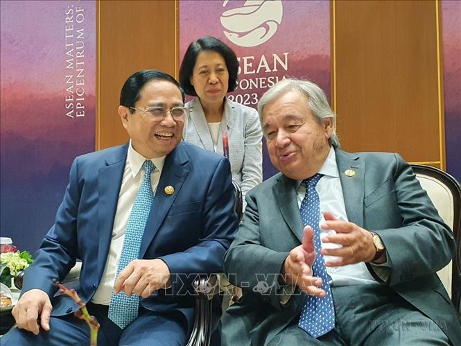 Chiều 7/9/2023, nhân dịp dự Hội nghị Cấp cao ASEAN lần thứ 43 và các hội nghị cấp cao liên quan tại Jakarta, Indonesia, Thủ tướng Phạm Minh Chính có cuộc trao đổi với Tổng thư ký Liên Hợp Quốc Antonio Guterres. Ảnh: Dương Giang-TTXVN