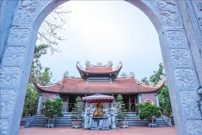 Đền thờ Chủ tịch Hồ Chí Minh trong khu di tích. Ảnh: Hoàng Hiếu - TTXVN