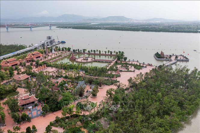 Khu Di tích lịch sử quốc gia Bạch Đằng Giang toạ lạc ven dòng sông Bạch Đằng. Ảnh: Hoàng Hiếu - TTXVN