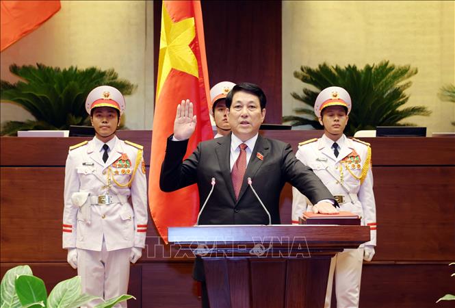 President Luong Cuong takes his oath in Hanoi on October 21. VNA Photo