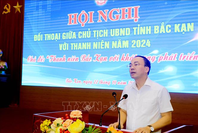 Ông Nguyễn Đăng Bình, Chủ tịch UBND tỉnh Bắc Kạn phát biểu tại buổi đối thoại. Ảnh: Vũ Hoàng Giang – TTXVN