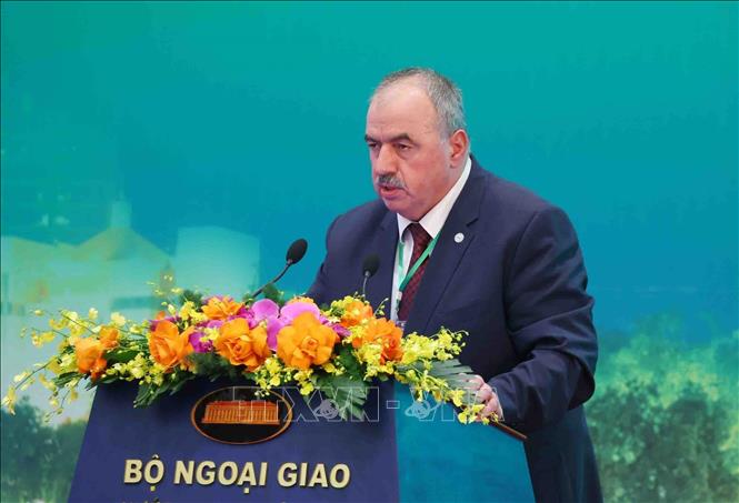 Secretary General of the Standards and Metrology Institute for Islamic Countries (SMIIC) Ihsan Ovut speaks at the conference. VNA Photo: Phạm Kiên