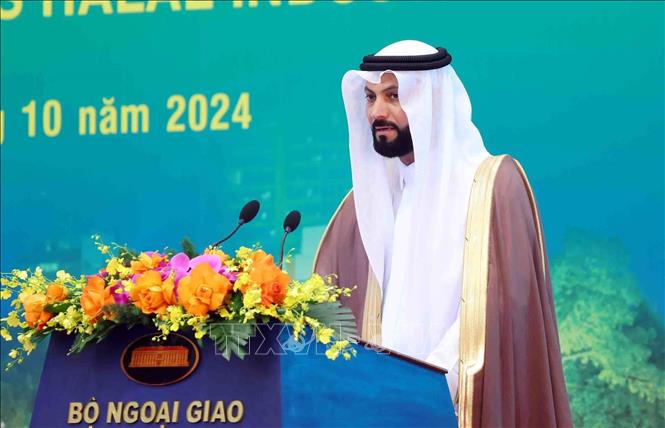 Chairman of the Gulf Cooperation Council (GCC) Accreditation Centre (GAC) Moteb Al-Mezani shares his thought that Vietnam's policy of developing the Halal industry matches the Gulf countries' interests and orientations for developing cooperative relations. VNA Photo: Phạm Kiên