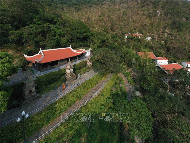 Located on Bao Dai Mountain, Dong Trieu district, in the northern province of Quang Ninh, Ngoa Van pagoda relic complex is a sacred pilgrimage site attracting tourists all year round. VNA Photo: Minh Đức