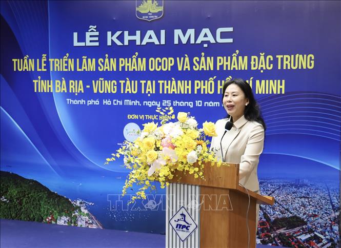 Bà Hồ Thị Quyên, Phó Giám đốc ITPC, phát biểu tại lễ khai mạc, Ảnh: Xuân Anh - TTXVN