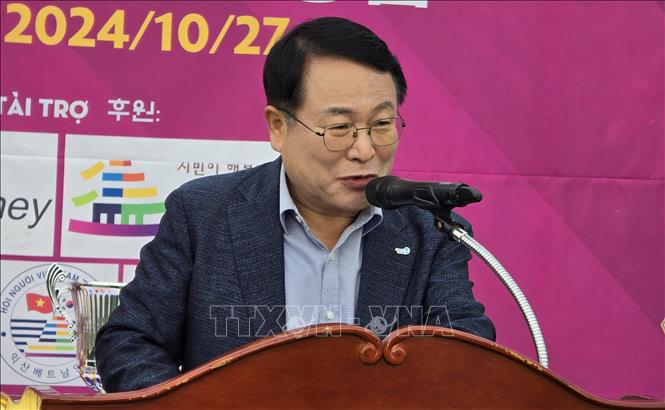 Thị trưởng thành phố Iksan Jeong Heon Yul phát biểu chào mừng giải. Ảnh: Đức Thắng - P/v TTXVN tại Hàn Quốc