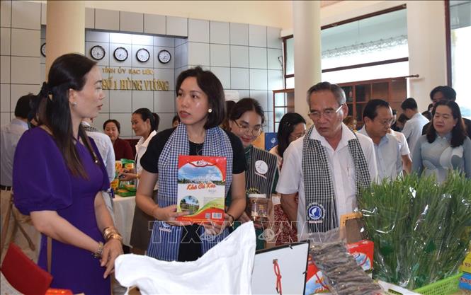 Sản phẩm OCOP khô cá kèo Bạc Liêu tham gia trung bày, giới thiệu tại các hoạt động, hội chợ, xúc tiến thương mại giới thiệu sản phẩm. Ảnh: TTXVN phát