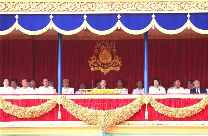 Quốc vương Campuchia Norodom Sihamoni chủ trì lễ mít tinh. Ảnh: Hoàng Minh - PV TTXVN tại Campuchia 