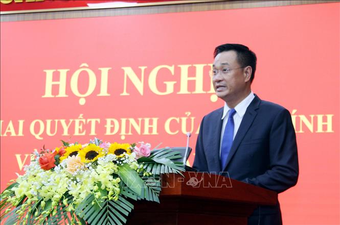 Đồng chí Lê Ngọc Quang, Bí thư Tỉnh ủy Quảng Bình, phát biểu nhận nhiệm vụ. Ảnh: Tá Chuyên – TTXVN