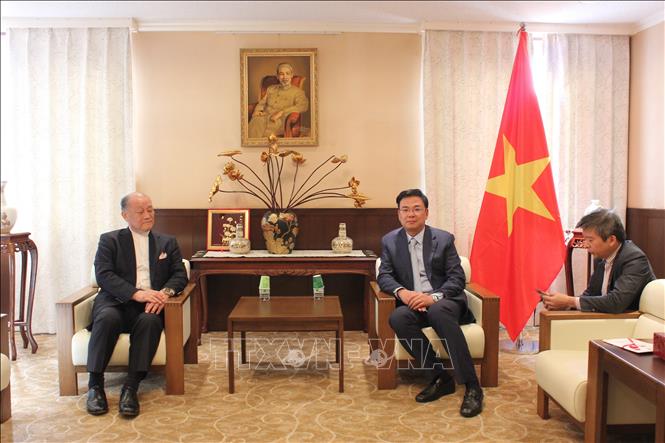 A view of the meeting at the Vietnamese Embassy in Japan. VNA Photo: Phạm Tuân