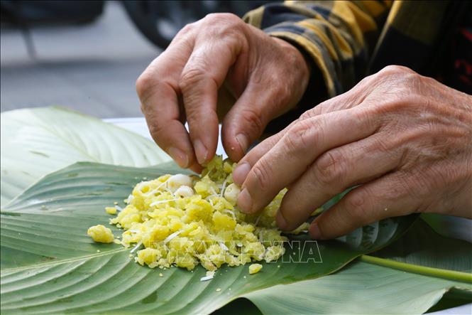 Com is a specialty of Hanoi and also is material for various flavour dishes of the capital city. VNA Photo