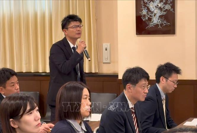 A representative from Hiroshiman prefecture speaks at the event. VNA Photo: Xuân Giao 