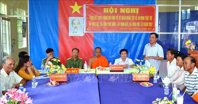 Hòa thượng Lý Sa Mouth đã đề xuất xây dựng và duy trì hiệu quả hoạt động của “Tổ dòng tộc tự quản về ANTT” góp phần giữ gìn an ninh trật tự địa phương. Ảnh: Chanh Đa-TTXVN