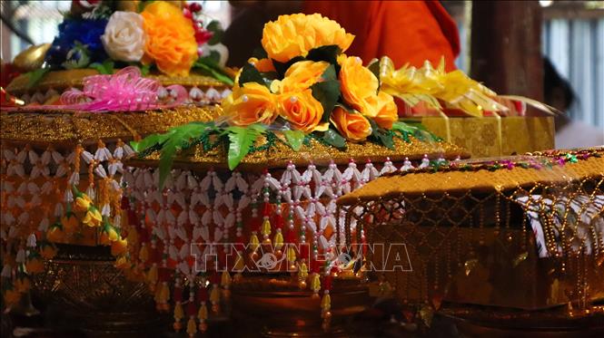 Offerings are prepared during the festival. VNA Photo: Nguyễn Hằng