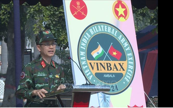 Chỉ huy trưởng Trung tâm huấn luyện, Cục Gìn giữ hòa bình Việt Nam - Đại tá Lưu Đình Hiến phát biểu tại lễ khai mạc. Ảnh: Ngọc Thúy - p/v TTXVN tại Ấn Độ