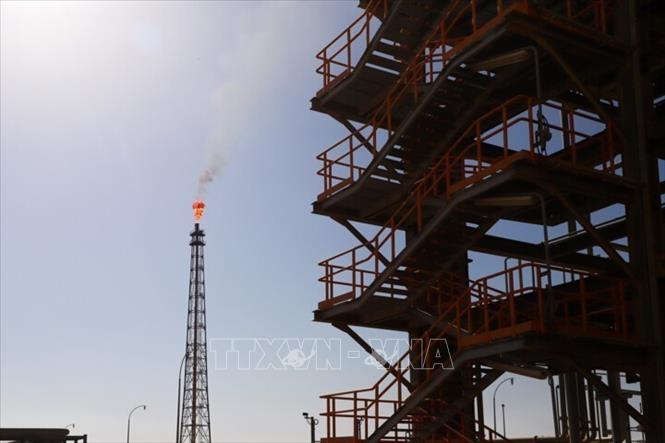 Một cơ sở khai thác dầu của Iran. Ảnh: IRNA/TTXVN
